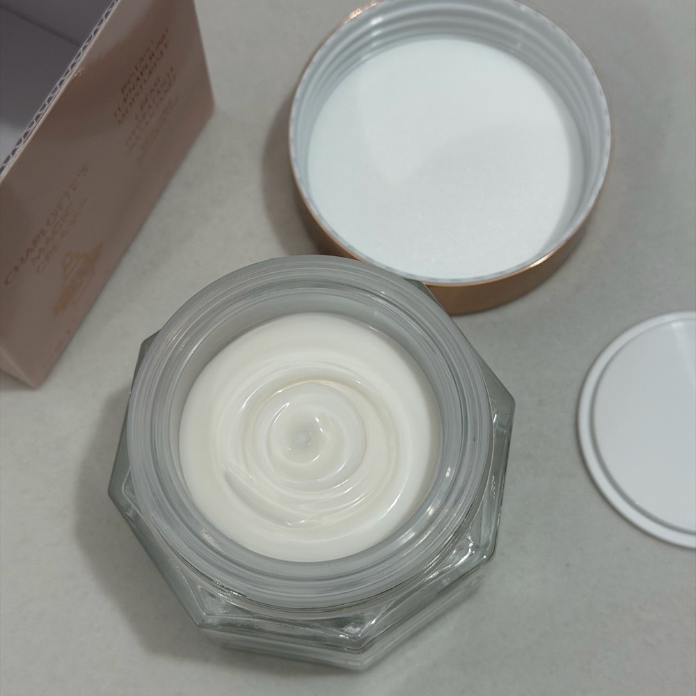Charlotte Tilbury Magic Cream